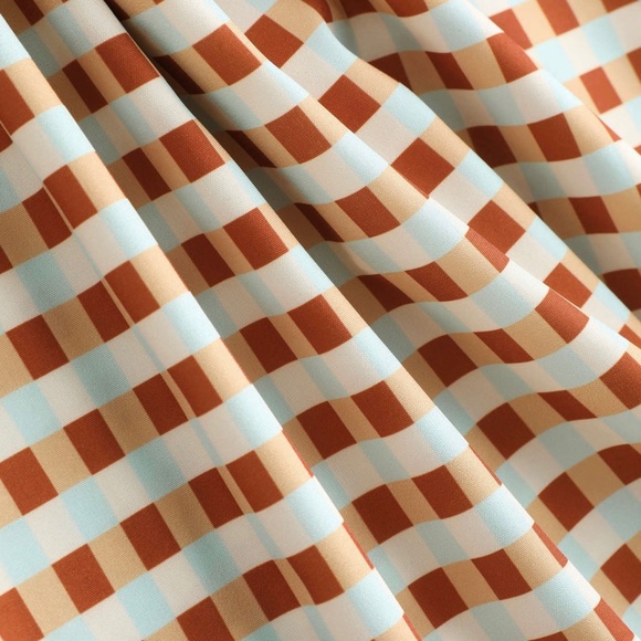 Beautiful light dress for summer, 100% Polyester, backless, Sexy. - Picture 3 of 4